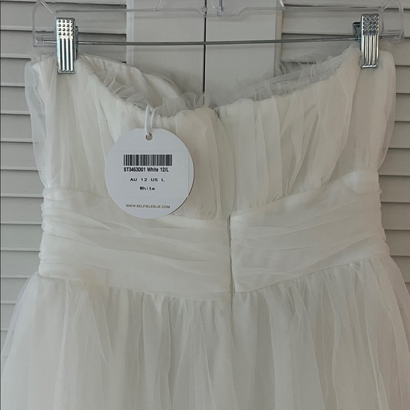 Selfie Leslie: White Tulle Handkerchief Strapless Empire Waist Dress - Picture 5 of 6